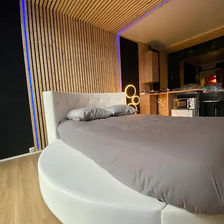 With Jacuzzi And Sauna Gasthuis